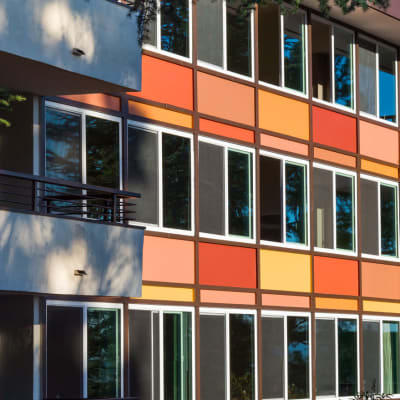 Retro resident building exteriors at Sofi Belmont Glen in Belmont, California