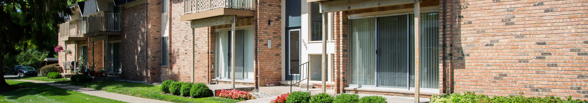 Neighborhood near Kensington Manor Apartments in Farmington, Michigan