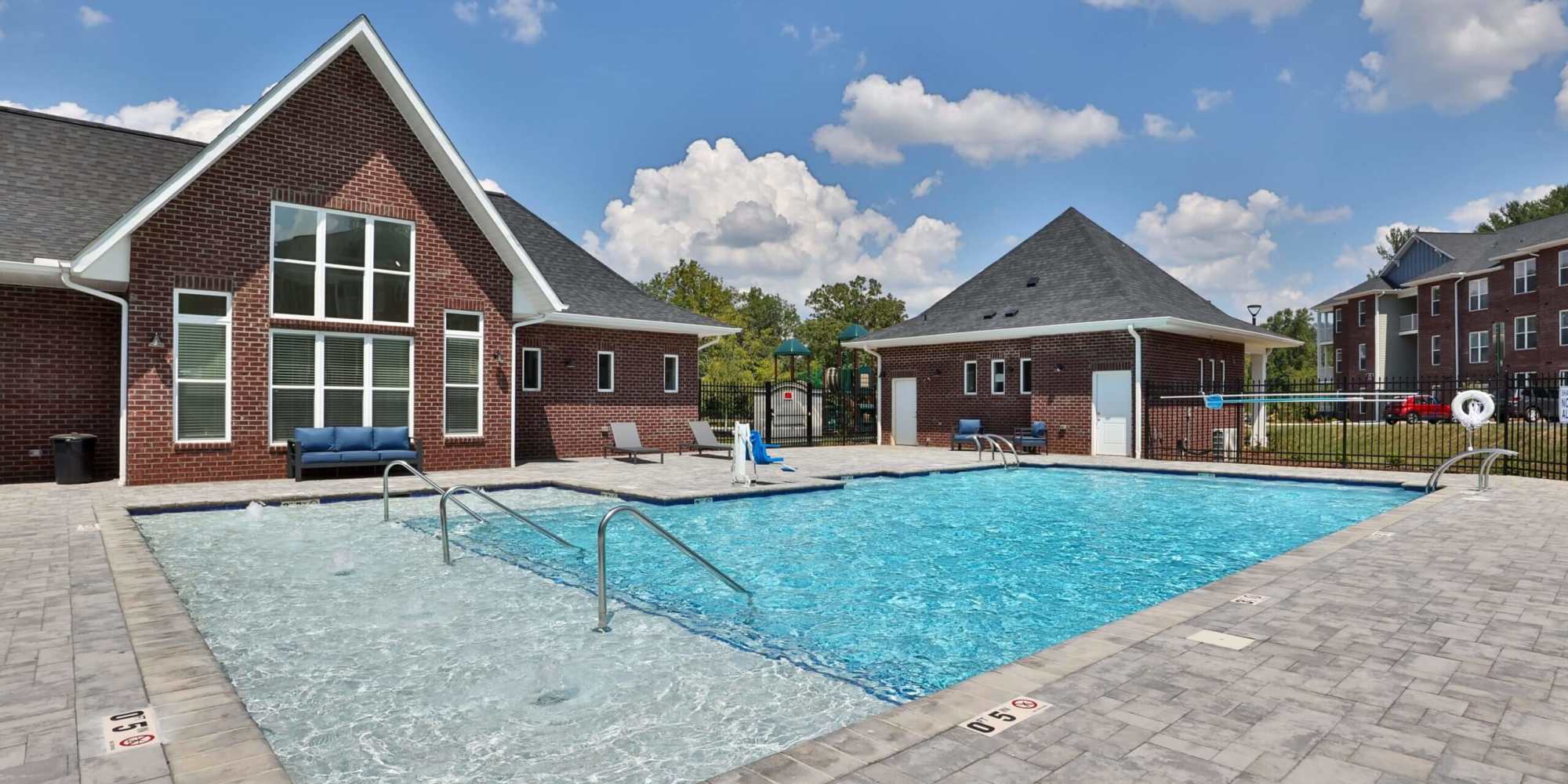 Apartments in Weaverville, North Carolina at Palisades at Reems Creek 