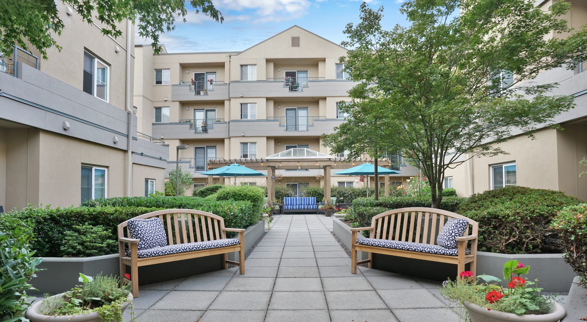 Courtyard at Island House Assisted Living in Mercer Island, Washington