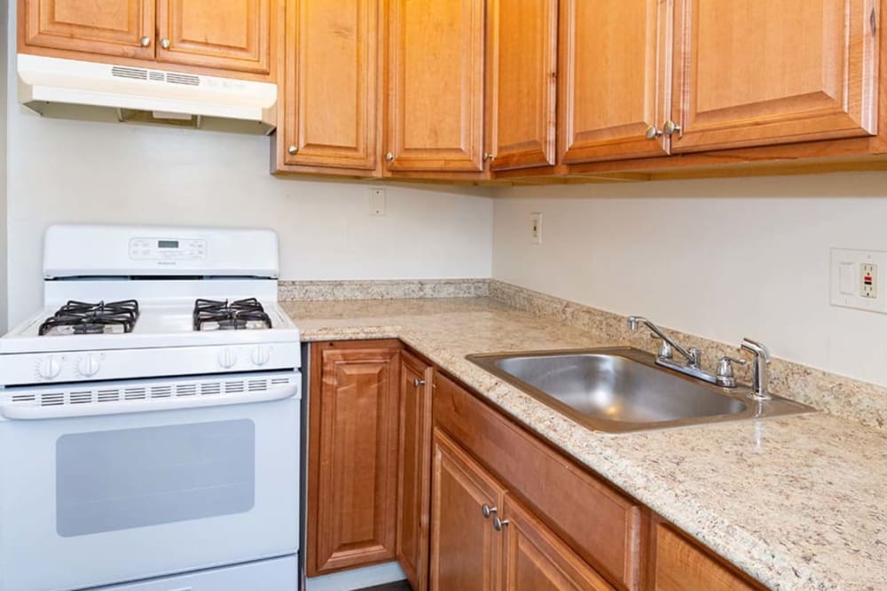 Apartment kitchen at Royal Gardens Apartment Homes in Livermore, California