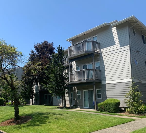 Exterior building shot at Bridge Creek Apartments in Vancouver