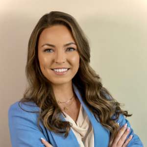 Jayla Lawrence, the Regional Director or Sales and Marketing at Compass Senior Living in Eugene, Oregon