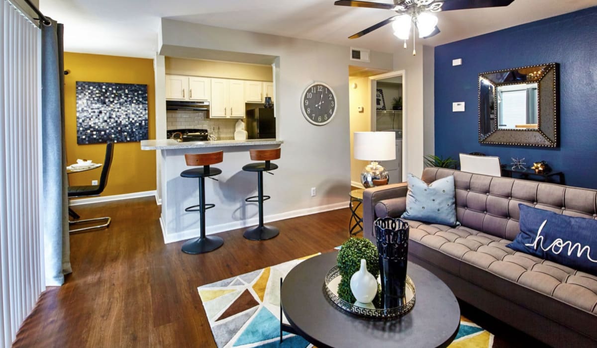 Open-concept of kitchen and living room at South Pointe in Dallas,Texas