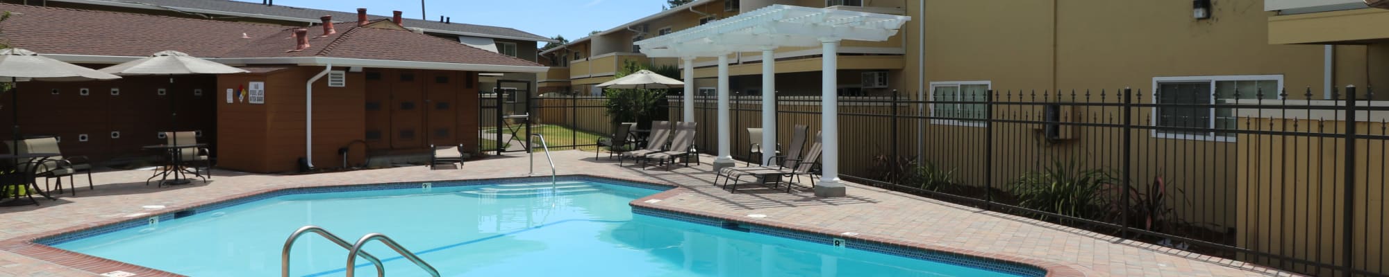Photo gallery at Mountain View Apartments in Concord, California