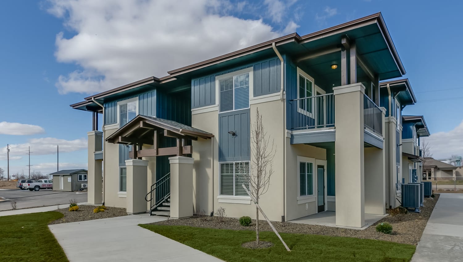 Apartment building exterior at Olympus at Ten Mile in Meridian, Idaho