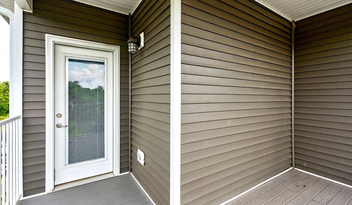 Private patio with railing at Palomar Woods in Lexington, Kentucky