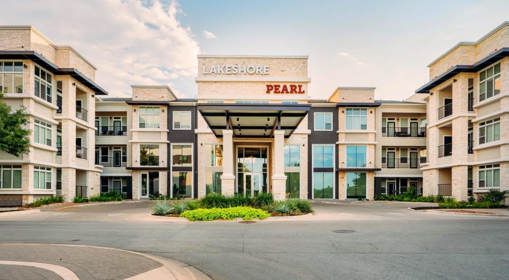 Exterior view of our community at Lakeshore Pearl in Austin, Texas