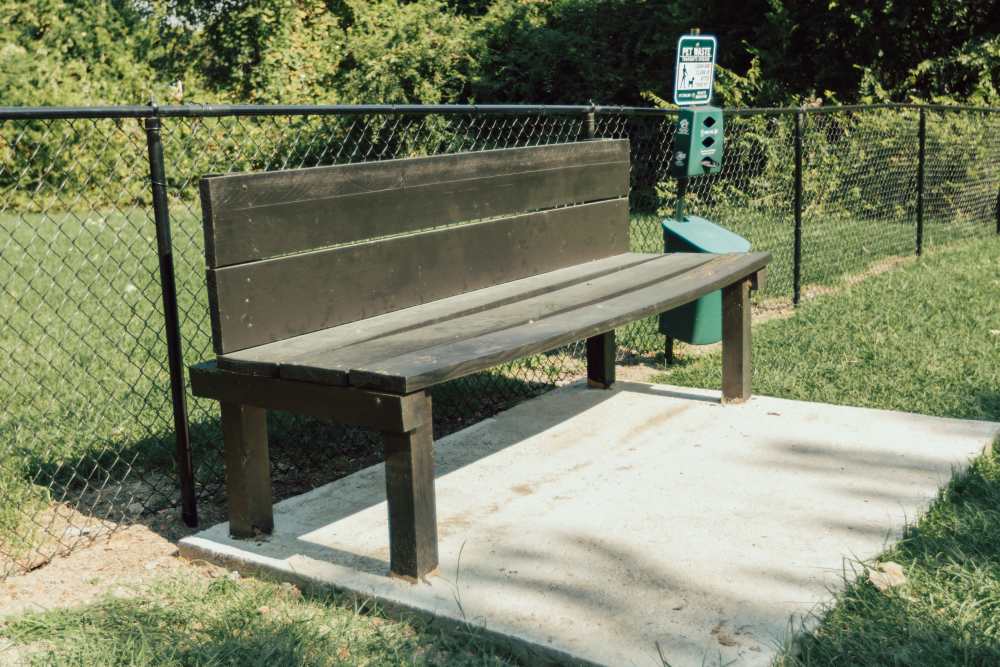 Outdoor seating at Lakeshore Villa Apartments in Rowlett, Texas