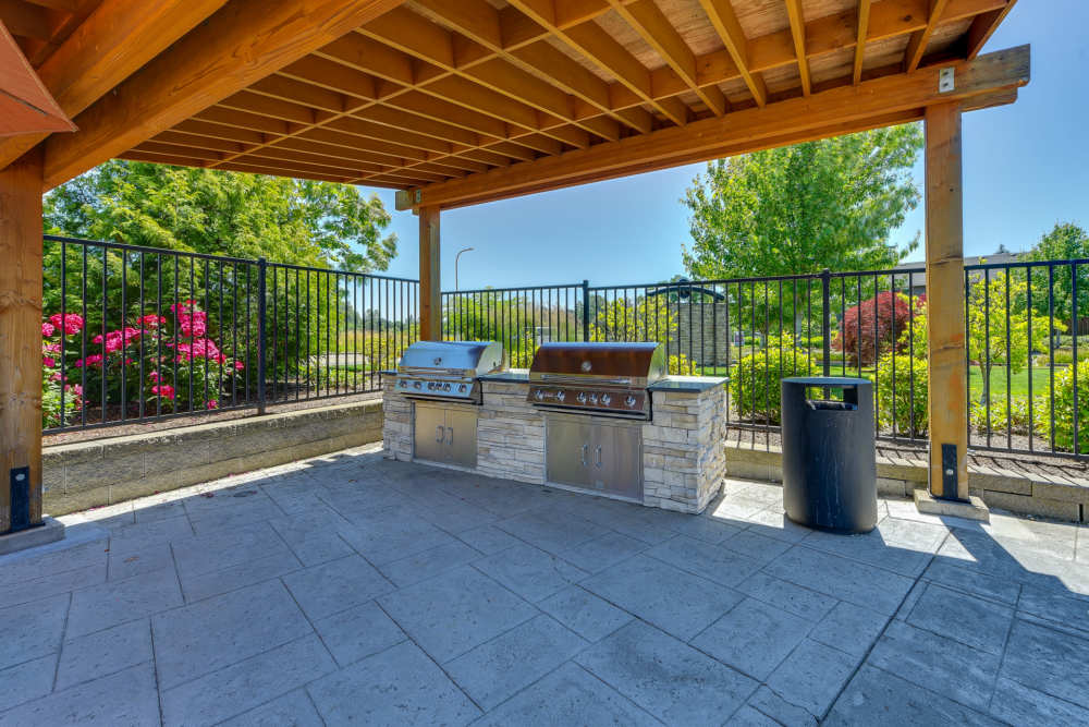 BBQ grillat Terrene at the Grove in  Wilsonville, Oregon 