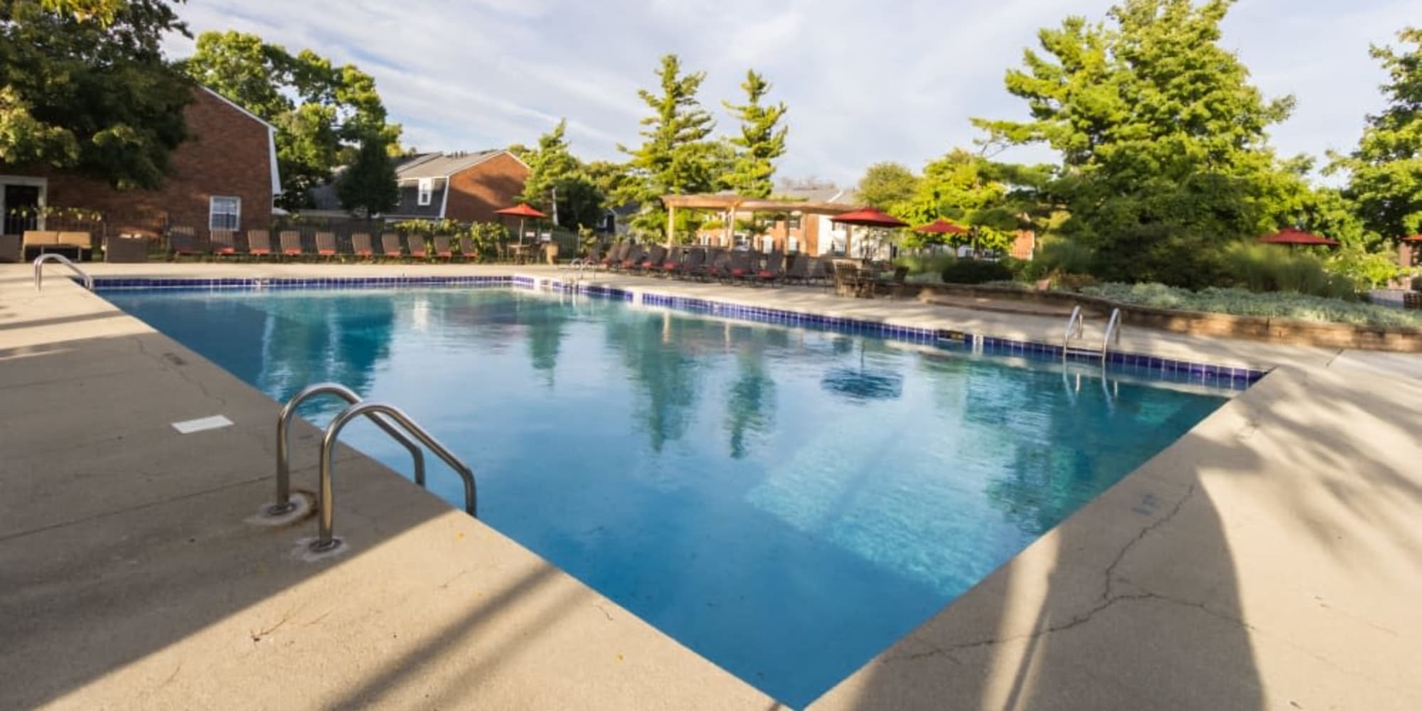 Beautiful swimming pool at Governours Square in Columbus, Ohio