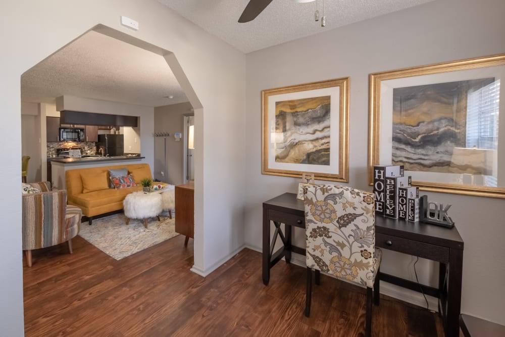 Front entry nook at Trails of Towne Lake in Irving, Texas