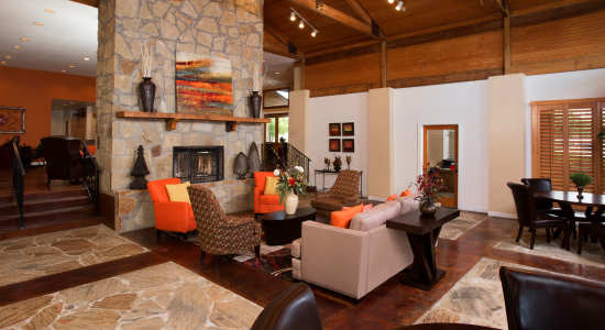 El Lago Apartments Logo