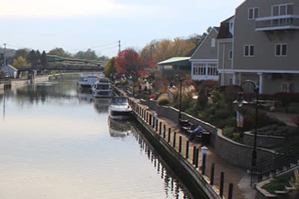Canal near Highview Manor Apartments in Fairport, New York