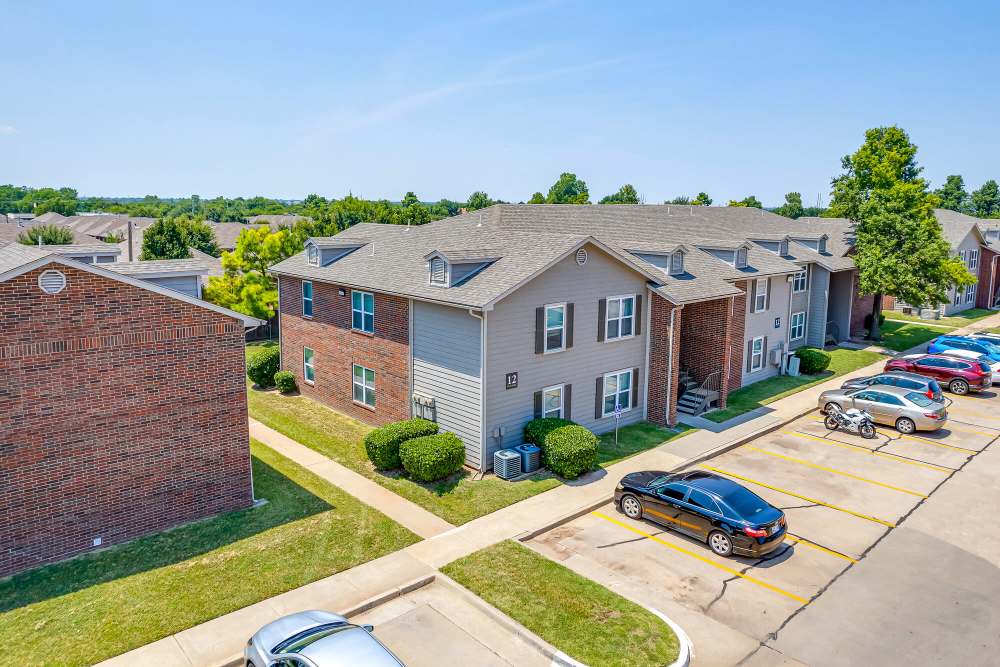 Exterior view of an apartment with parking space at Winchester Run in Oklahoma City,Oklahoma
