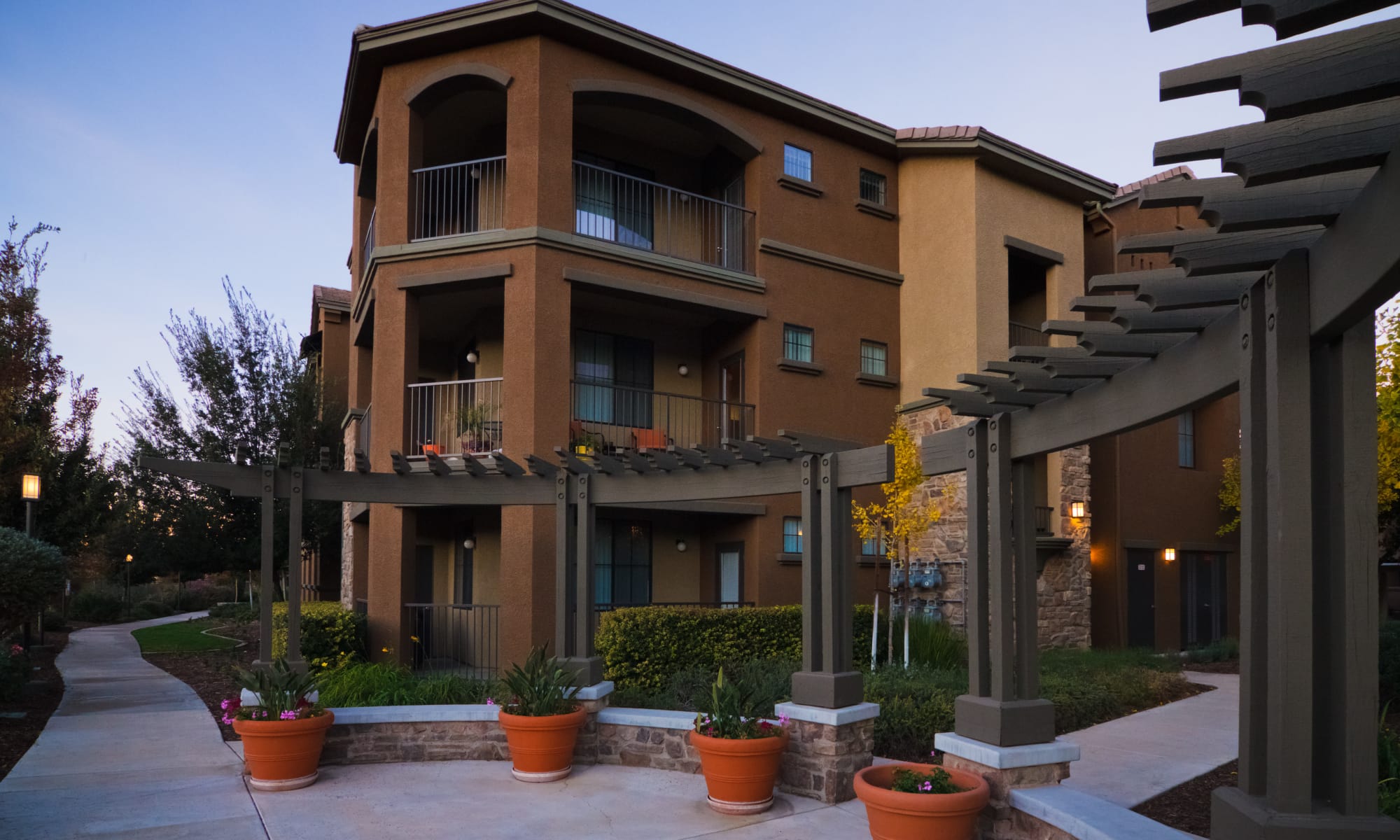 Apartments in Valencia, CA