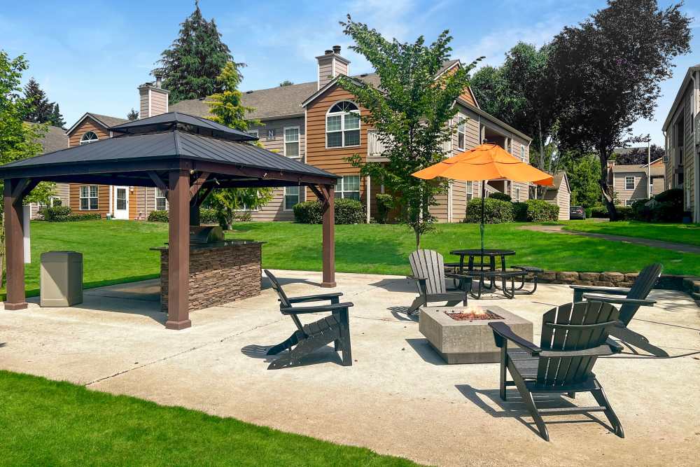 Community bbq area at Carriage Park Apartments in Vancouver. WA