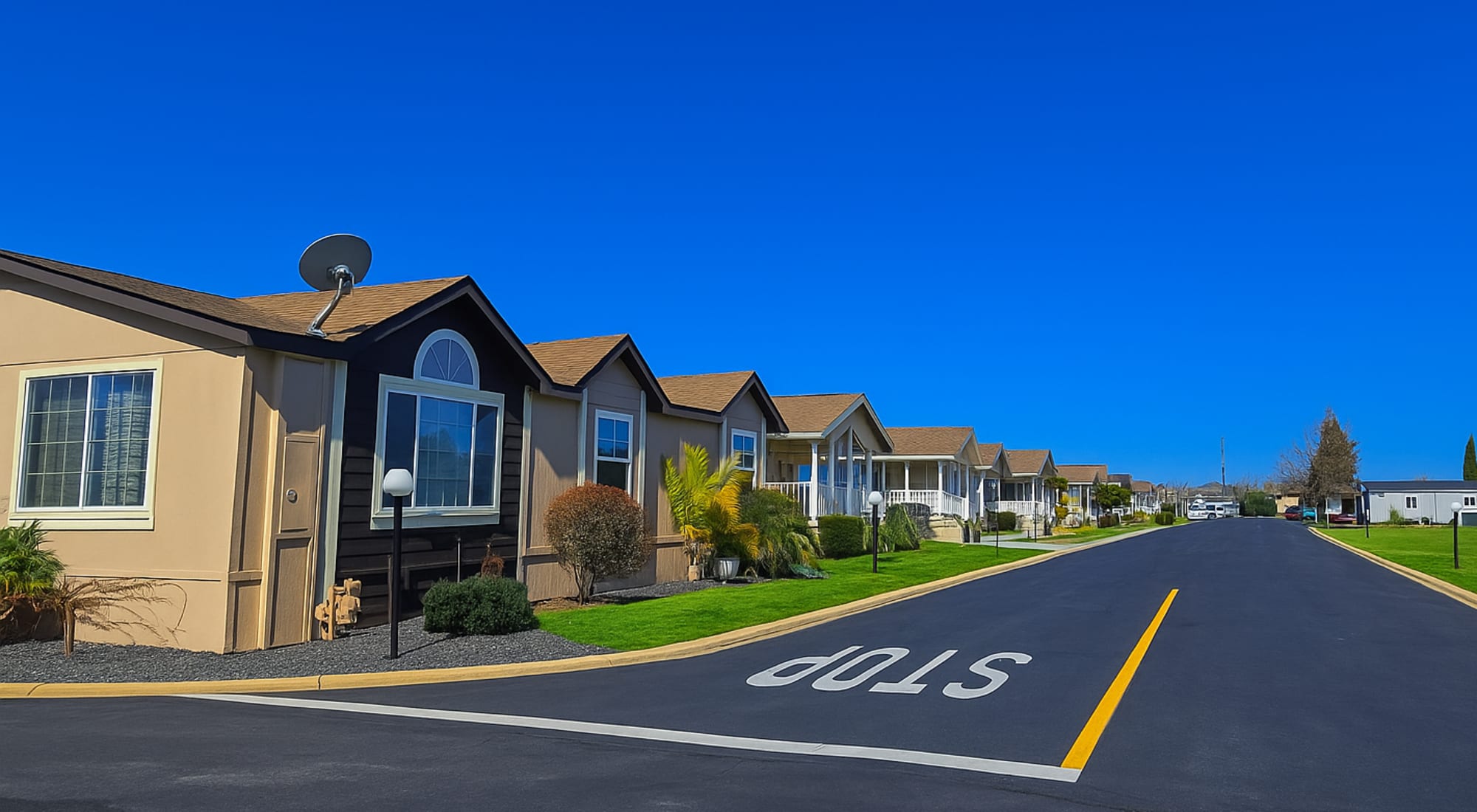 Exterior view at Dell-Wayne Estates in Yuba City, California 