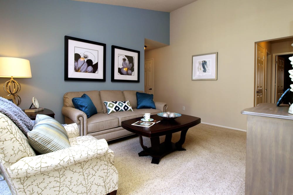 Luxury 1, 2 & 3 Bedroom Apartments in Roseville, CA