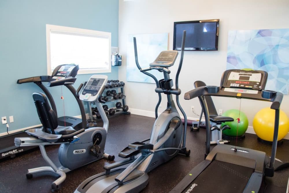 Fitness center at Latitude Apartments