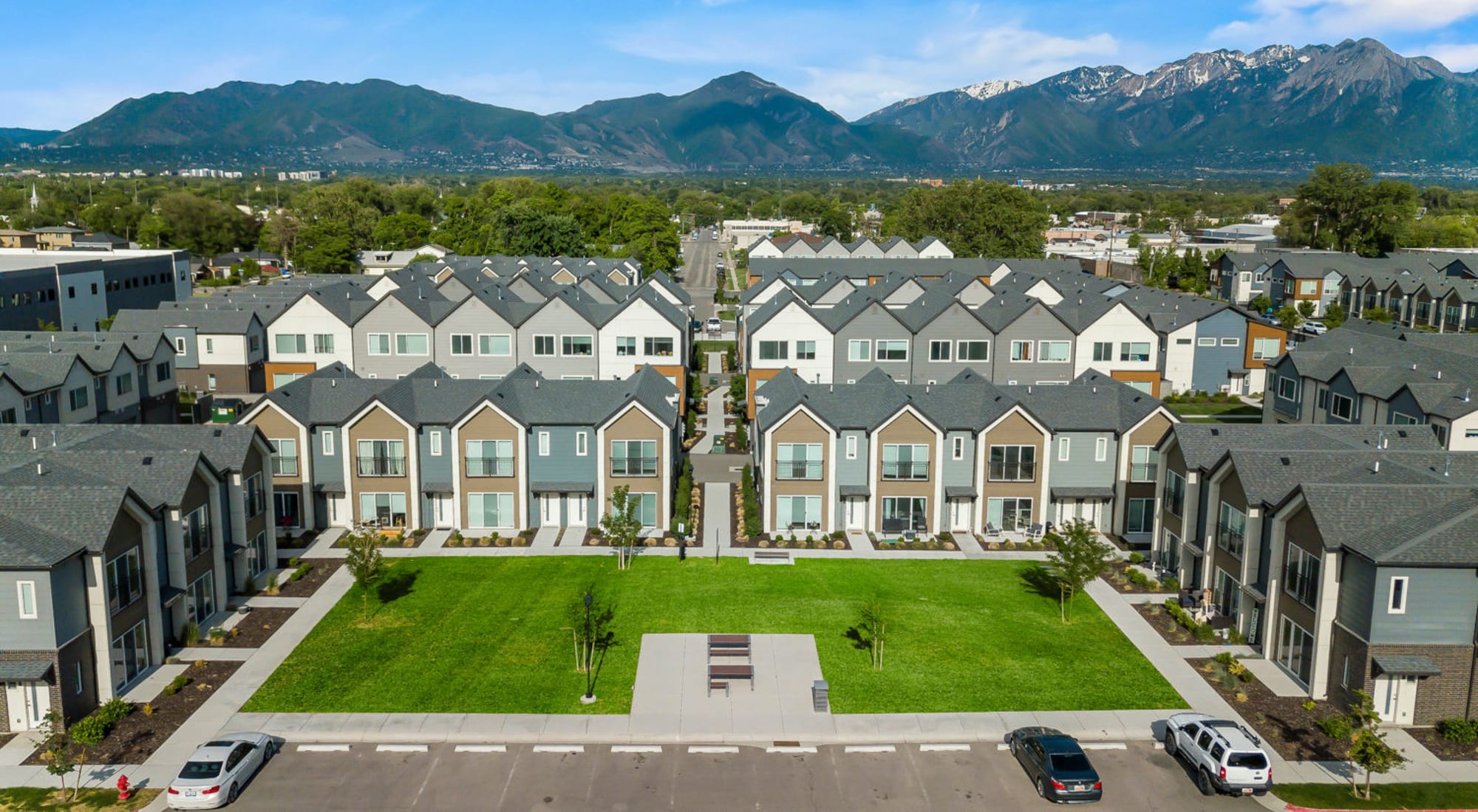 Apartments at Hawthorne Townhomes in South Salt Lake, Utah