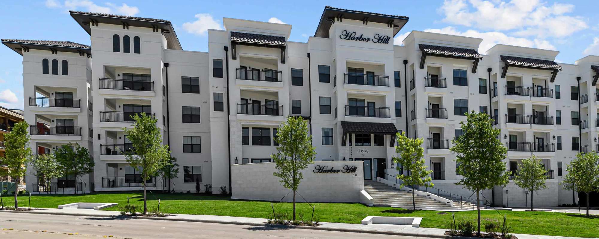 Apartments at Harbor Hill in Rockwall, Texas