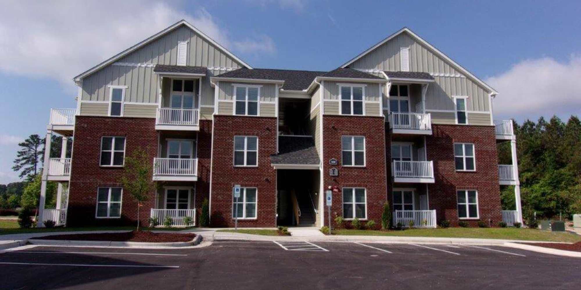 Apartments at Palisades at Legacy Oaks in Knightdale, North Carolina