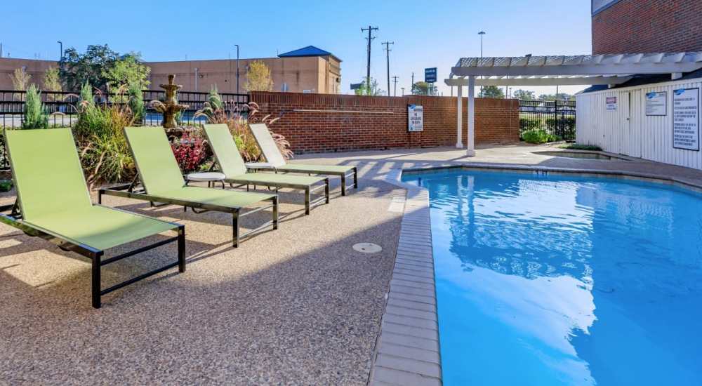 Swimming pool at Fountains of Jupiter in Dallas, Texas