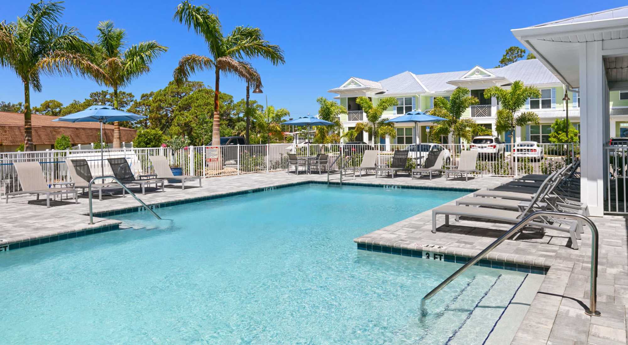 Virtual Tour | Lemon Bay Apartments in Englewood, Florida 