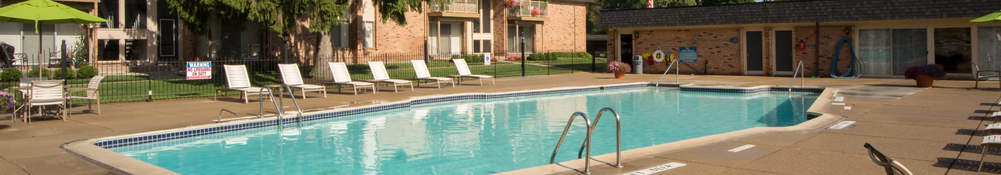 Neighborhood near Kensington Manor Apartments in Farmington, Michigan