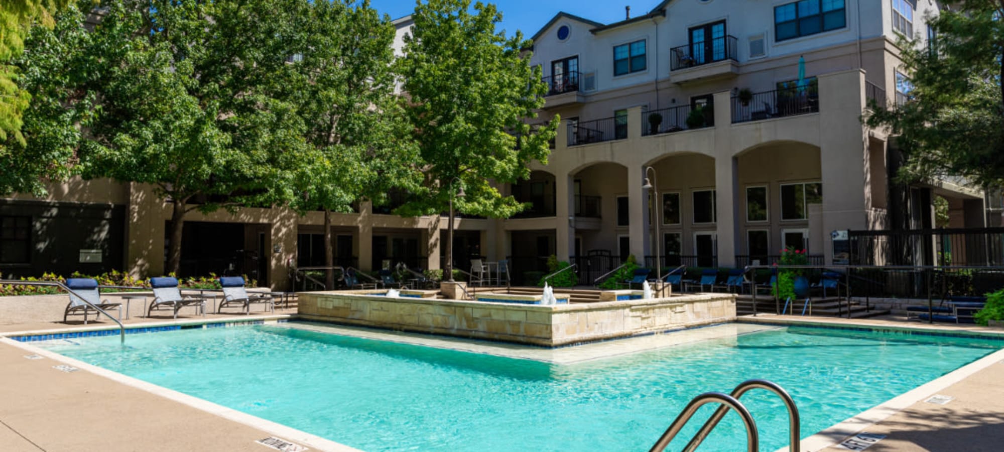 Connect with Marquis at Texas Street in Dallas, Texas