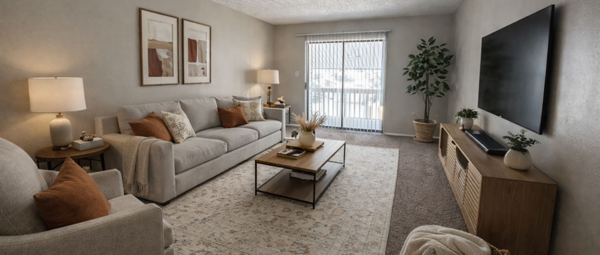 925 Amelia Apartments and Townhomes 1 of 12