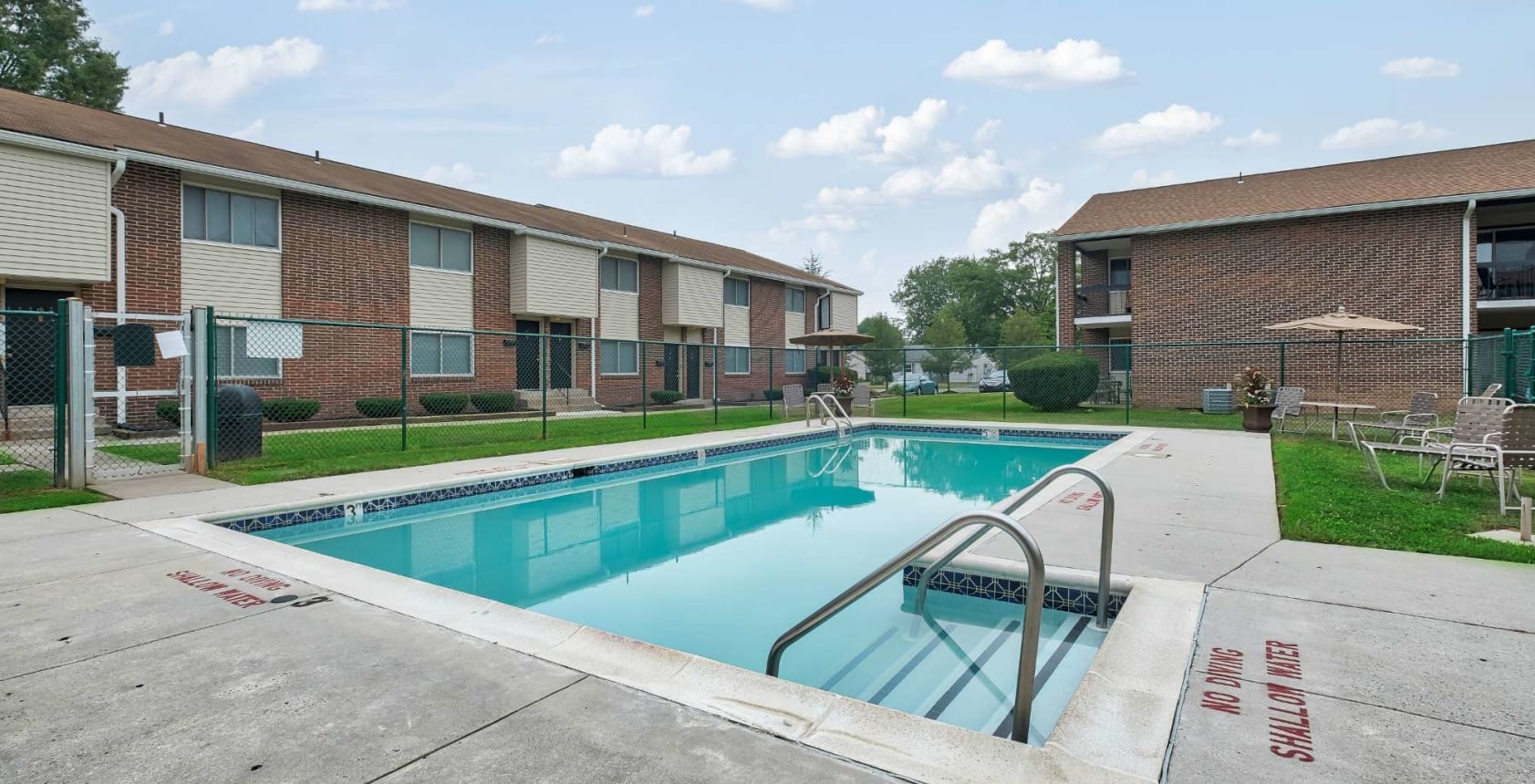 Apartments at The Pines in Harrisburg, Pennsylvania