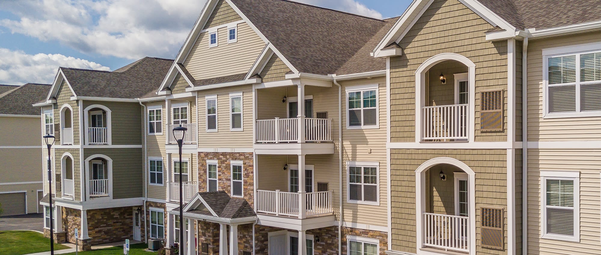 Baldwinsville, NY Apartments for Rent | The Landings at Meadowood
