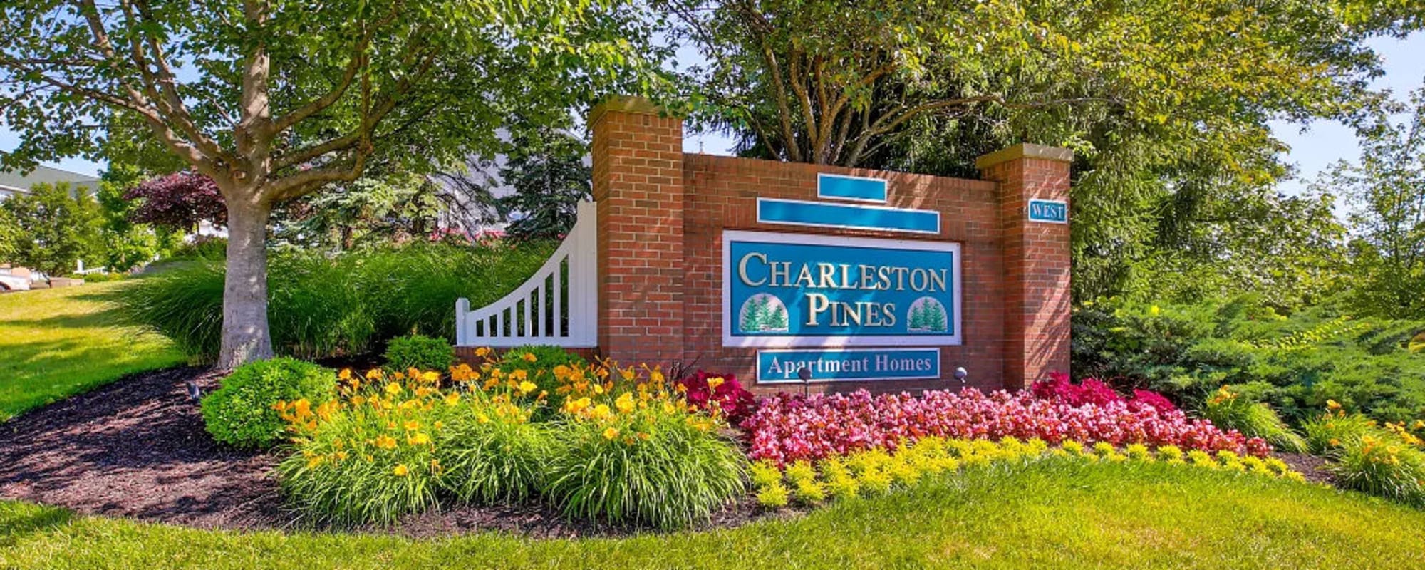 Apartments at Charleston Pines Apartment Homes in Florence, Kentucky