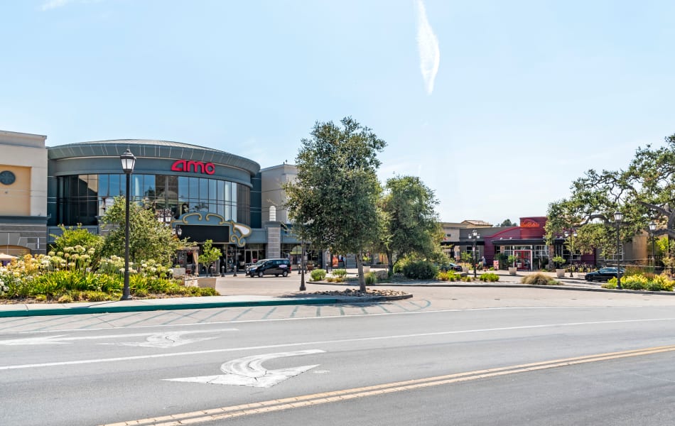 Shopping center very close to Sofi Thousand Oaks in Thousand Oaks, California