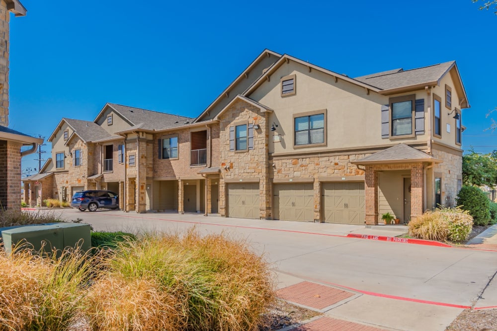 Front of exterior building at Sorrel Phillips Creek Ranch in Frisco, Texas