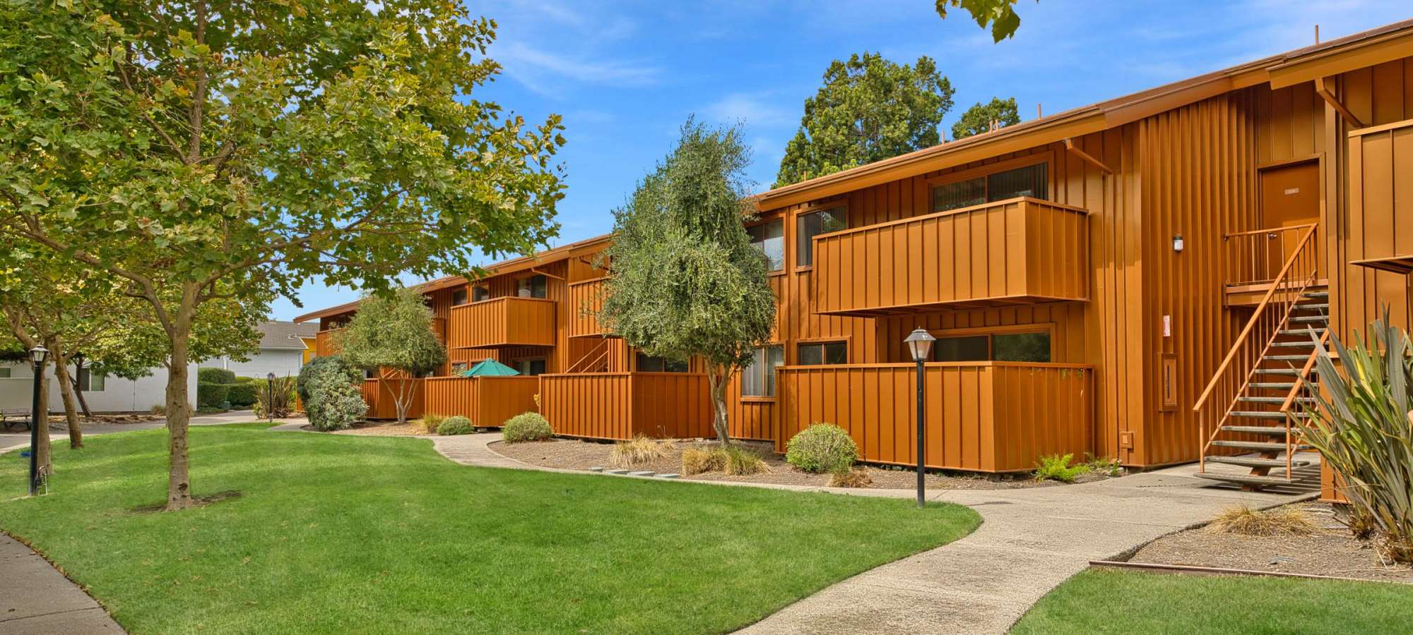 Reviews at Lakeside Village in San Leandro, California