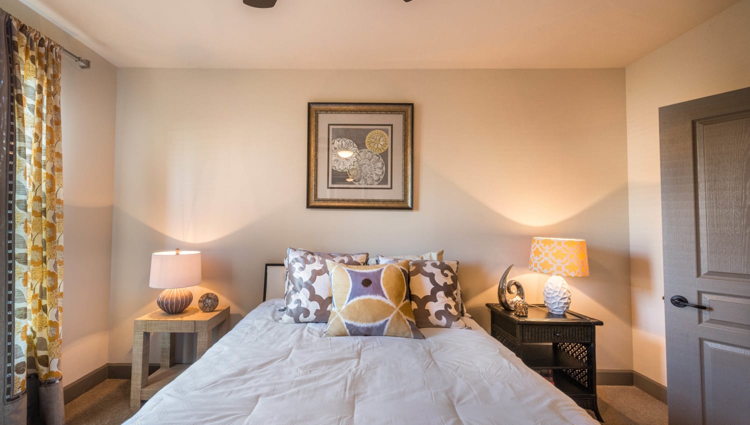 Photos of Union At Carrollton Square Apartments in Carrollton, TX