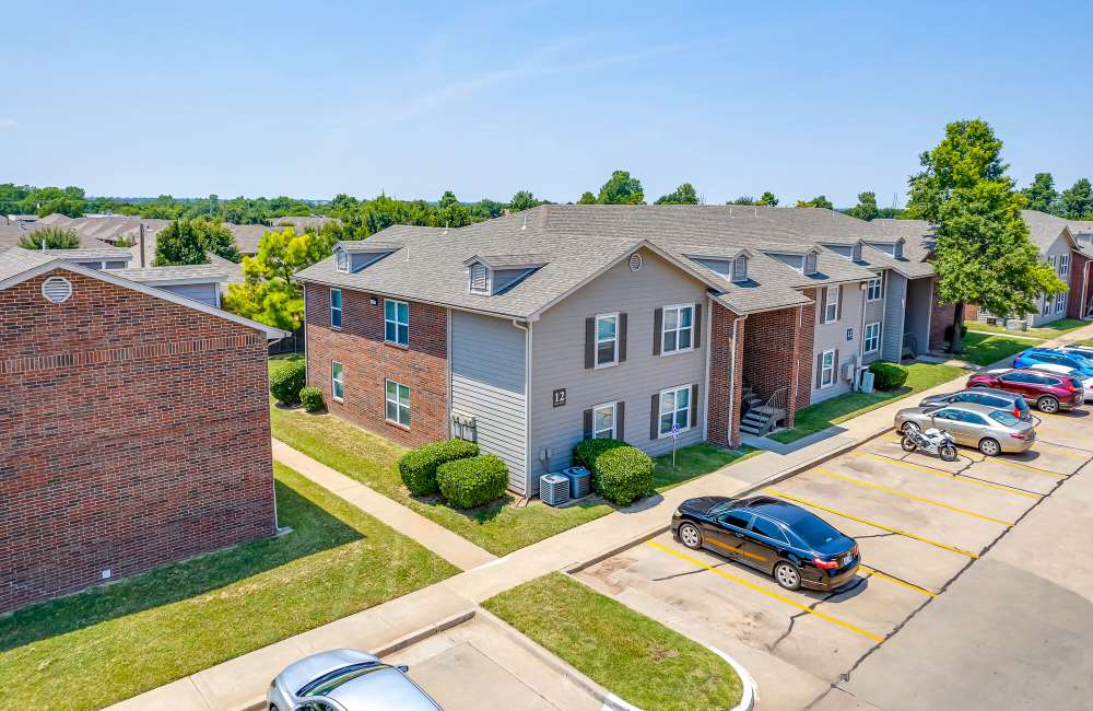 Exterior view of an apartment at Winchester Run in Oklahoma City, Oklahoma