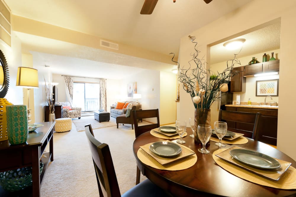 Photos of Pointe West Apartment Homes in West Des Moines, IA