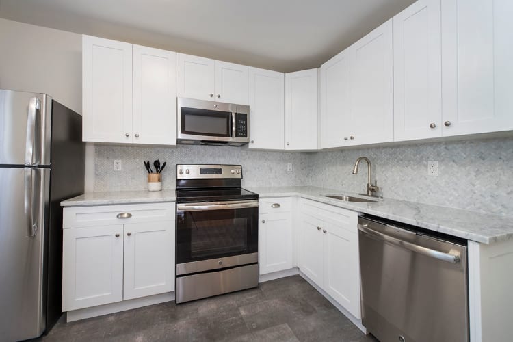 Downtown Roseland, NJ Apartments (Essex County) Everly Roseland