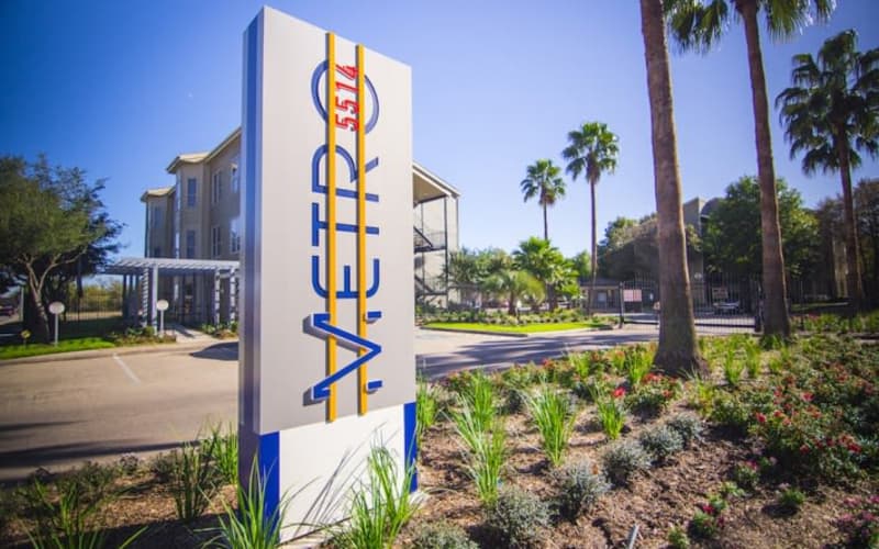 Metro 5514's monument sign in Houston, Texas