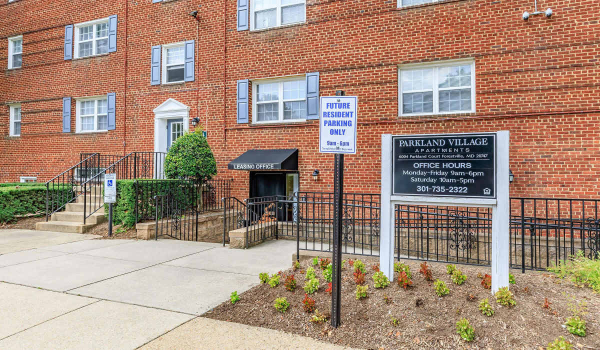 Leasing Office Exterior at Parkland Village in District Heights, Maryland