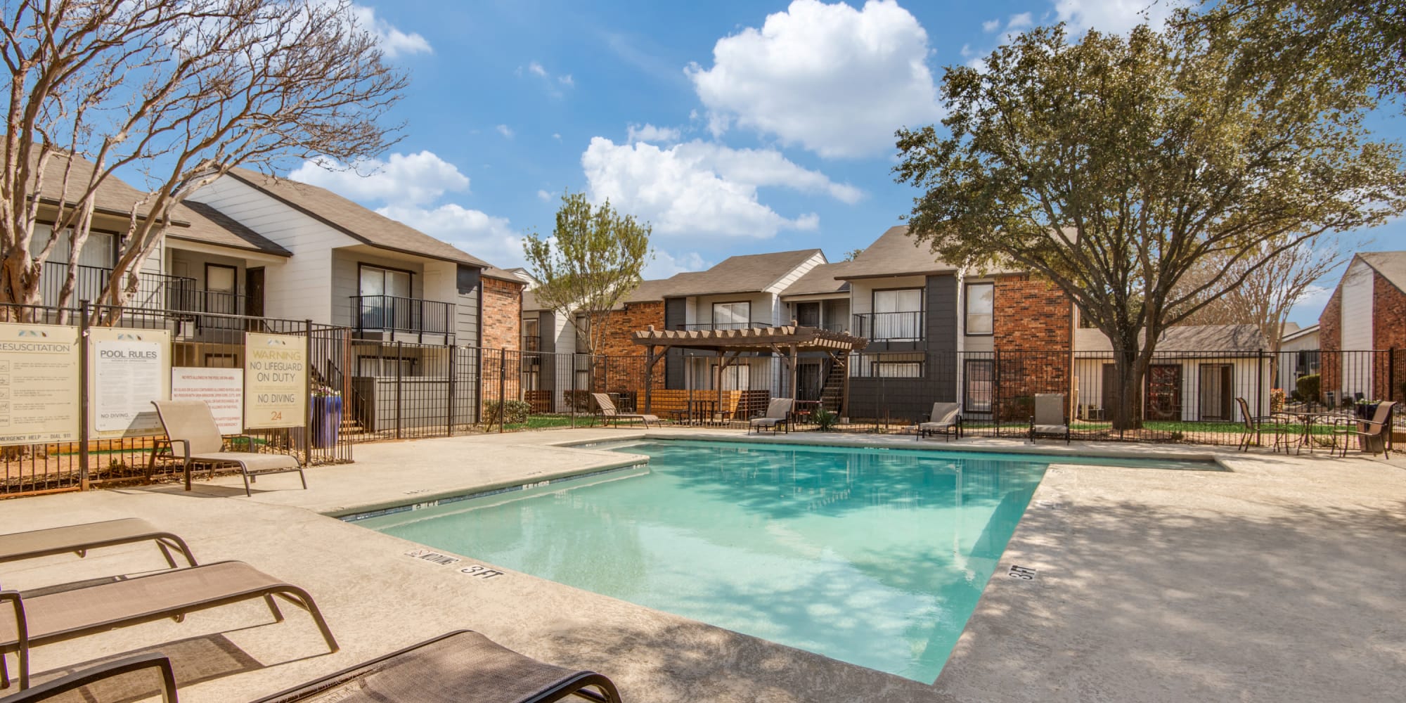 Amenities at Holbrook Apartment Homes in Dallas, Texas