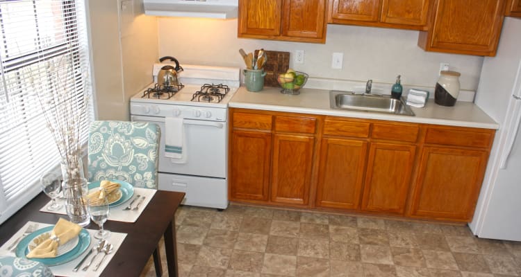 Fully-equipped kitchens at Riverview Townhomes allow for endless culinary creations!