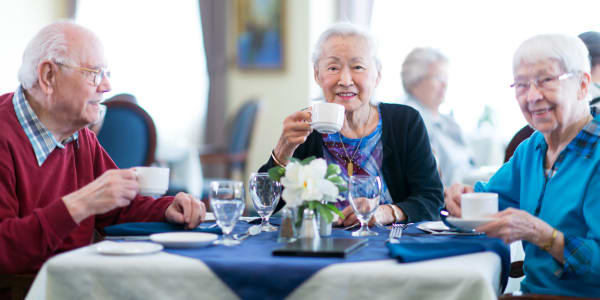 Residents enjoying a lunch together at Holton Manor in Elkhorn, Wisconsin