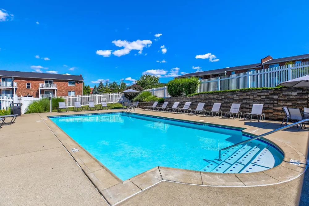 The idyllic swimming pool at Reserve at Ft. Mitchell Apartments in Ft. Mitchell, Kentucky