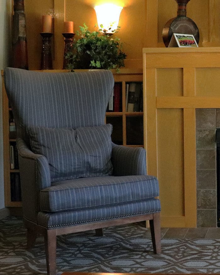 Cozy community lounge area at The Springs at Sunnyview in Salem, Oregon