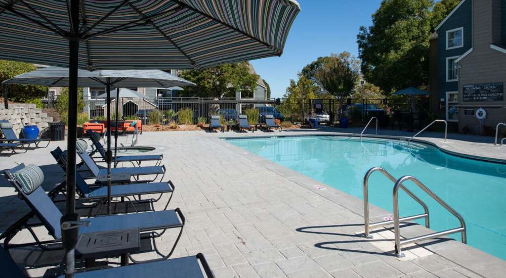 Sparkling water swimming pool at Vue 3600 in Richmond, California